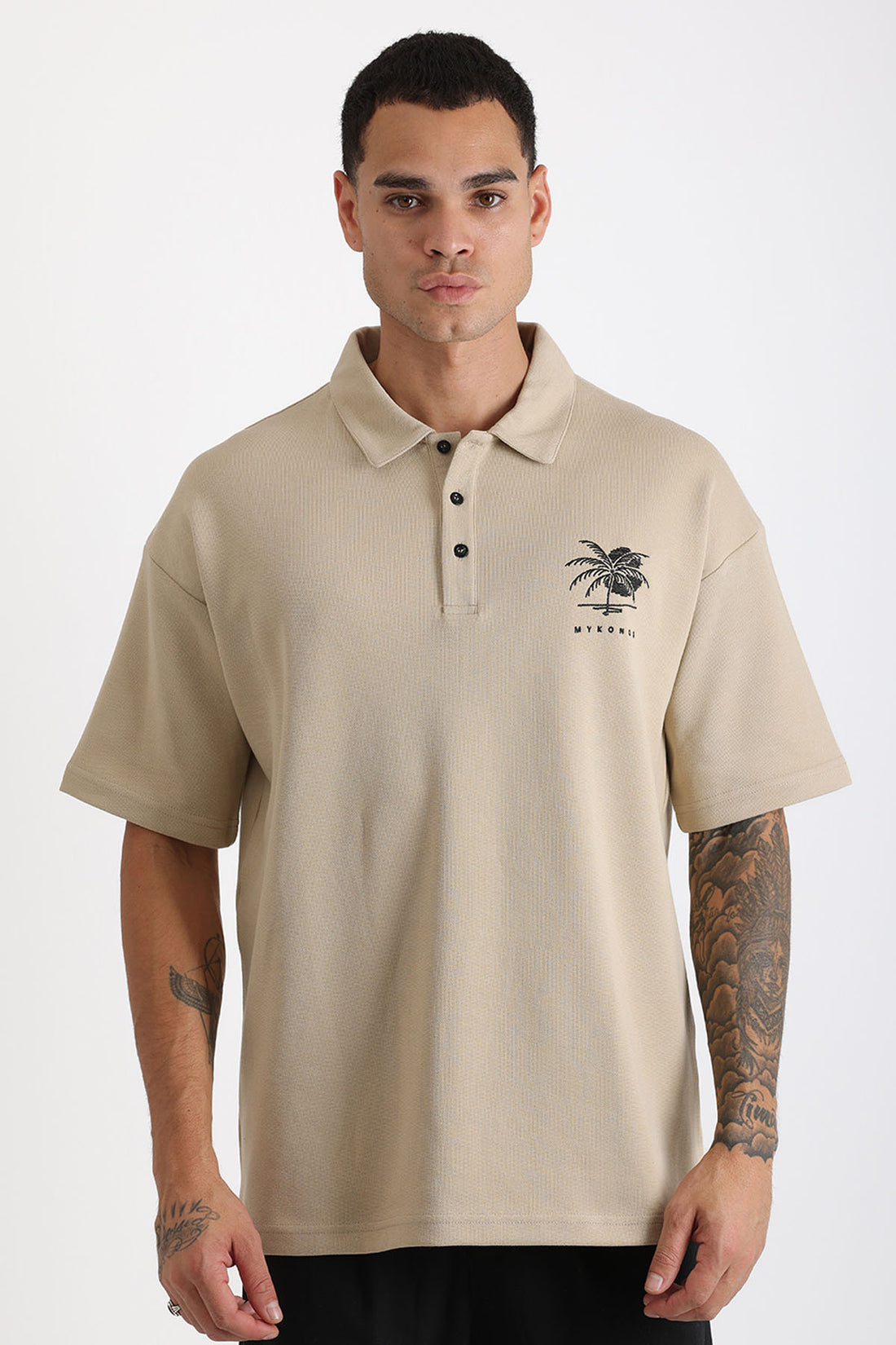 Göğüs MYKONOS Nakış Detaylı Double Pike Kumaş Loose Fit Erkek Polo Yaka Tişört