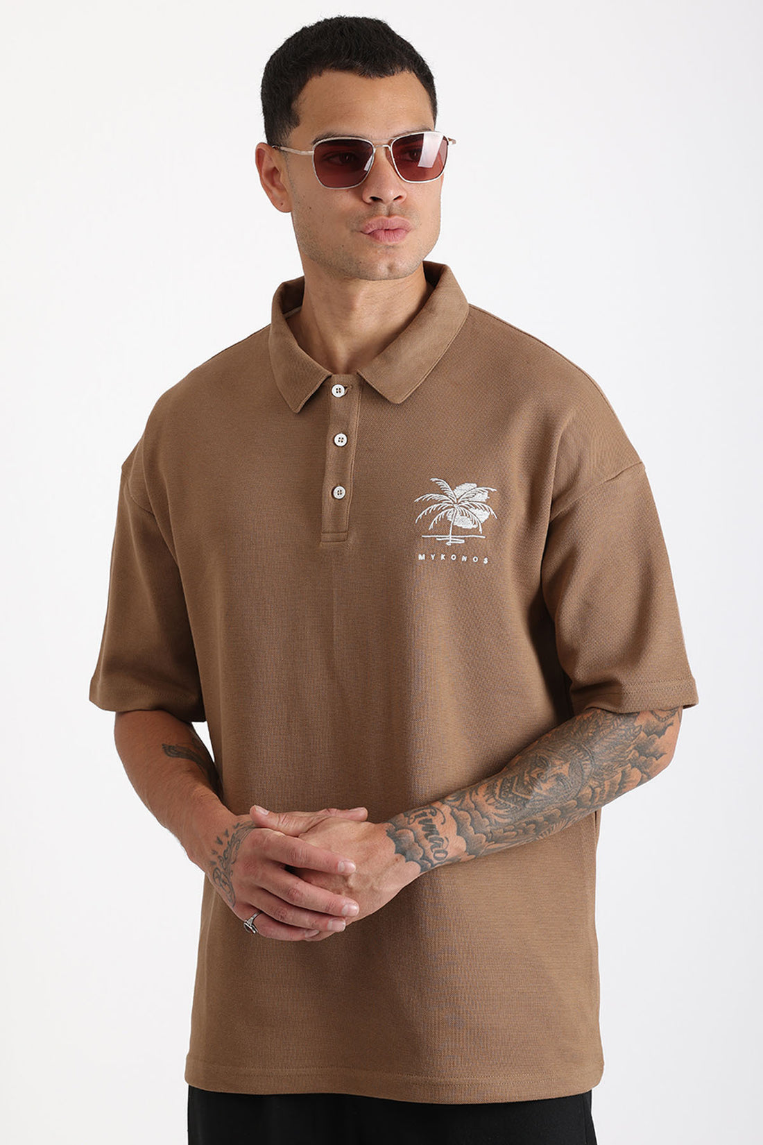 Göğüs MYKONOS Nakış Detaylı Double Pike Kumaş Loose Fit Erkek Polo Yaka Tişört