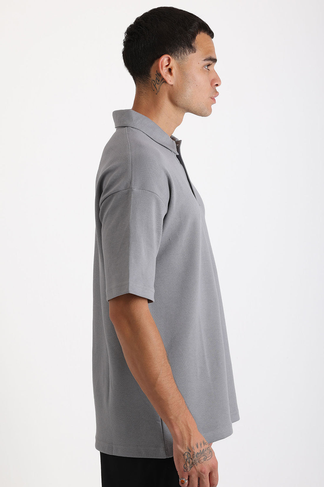 Göğüs MYKONOS Nakış Detaylı Double Pike Kumaş Loose Fit Erkek Polo Yaka Tişört