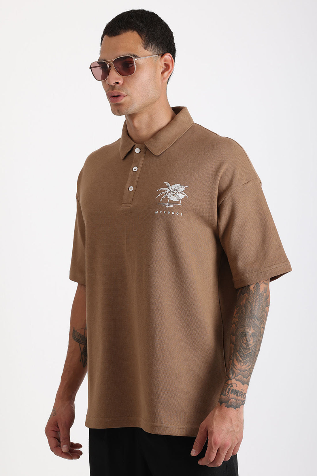 Göğüs MYKONOS Nakış Detaylı Double Pike Kumaş Loose Fit Erkek Polo Yaka Tişört