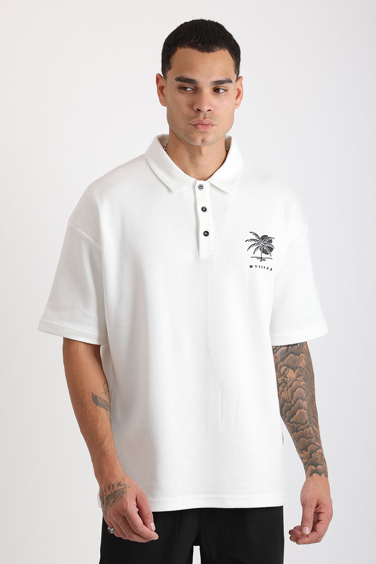 Göğüs MYKONOS Nakış Detaylı Double Pike Kumaş Loose Fit Erkek Polo Yaka Tişört | Renk: Ekru
