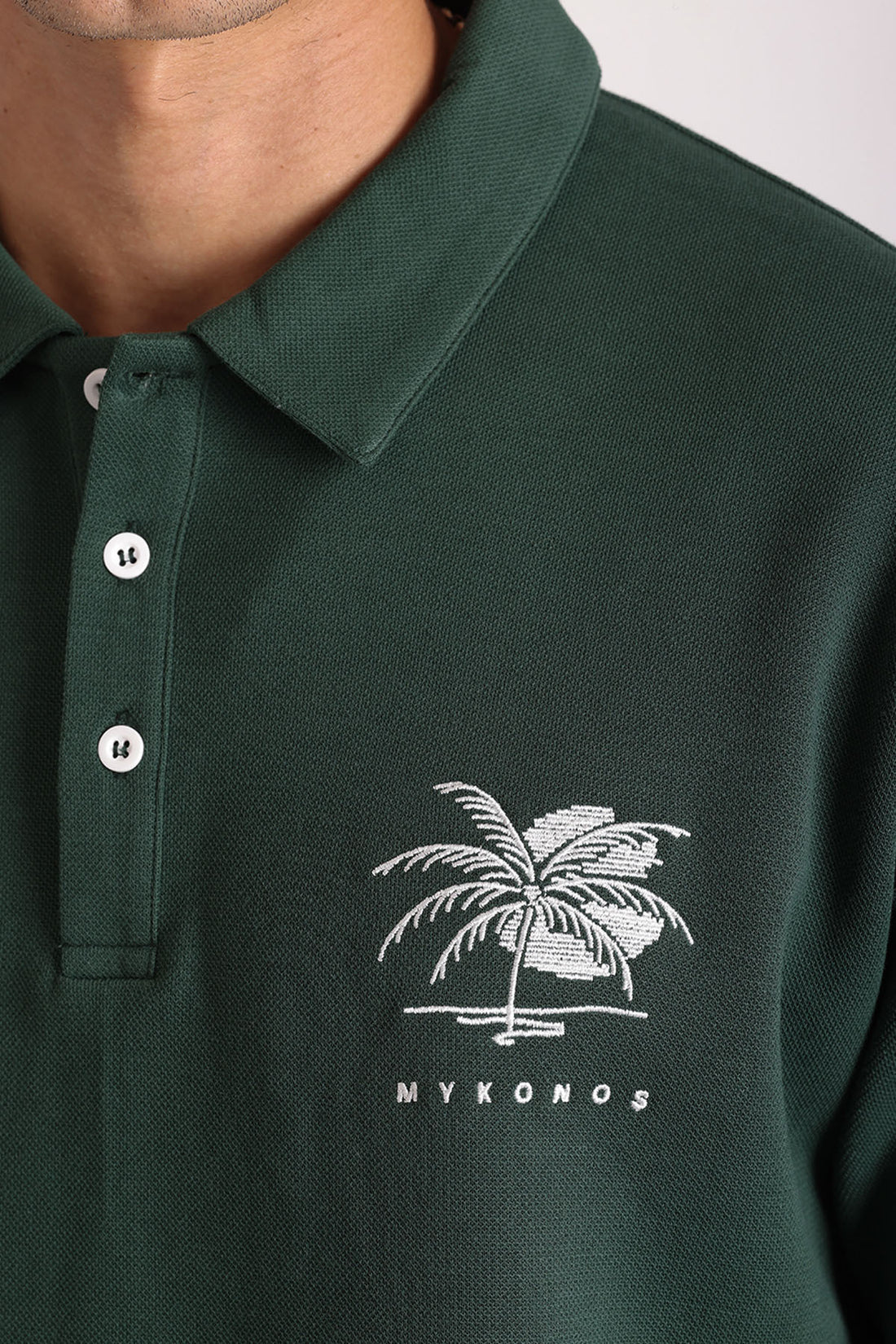 Göğüs MYKONOS Nakış Detaylı Double Pike Kumaş Loose Fit Erkek Polo Yaka Tişört