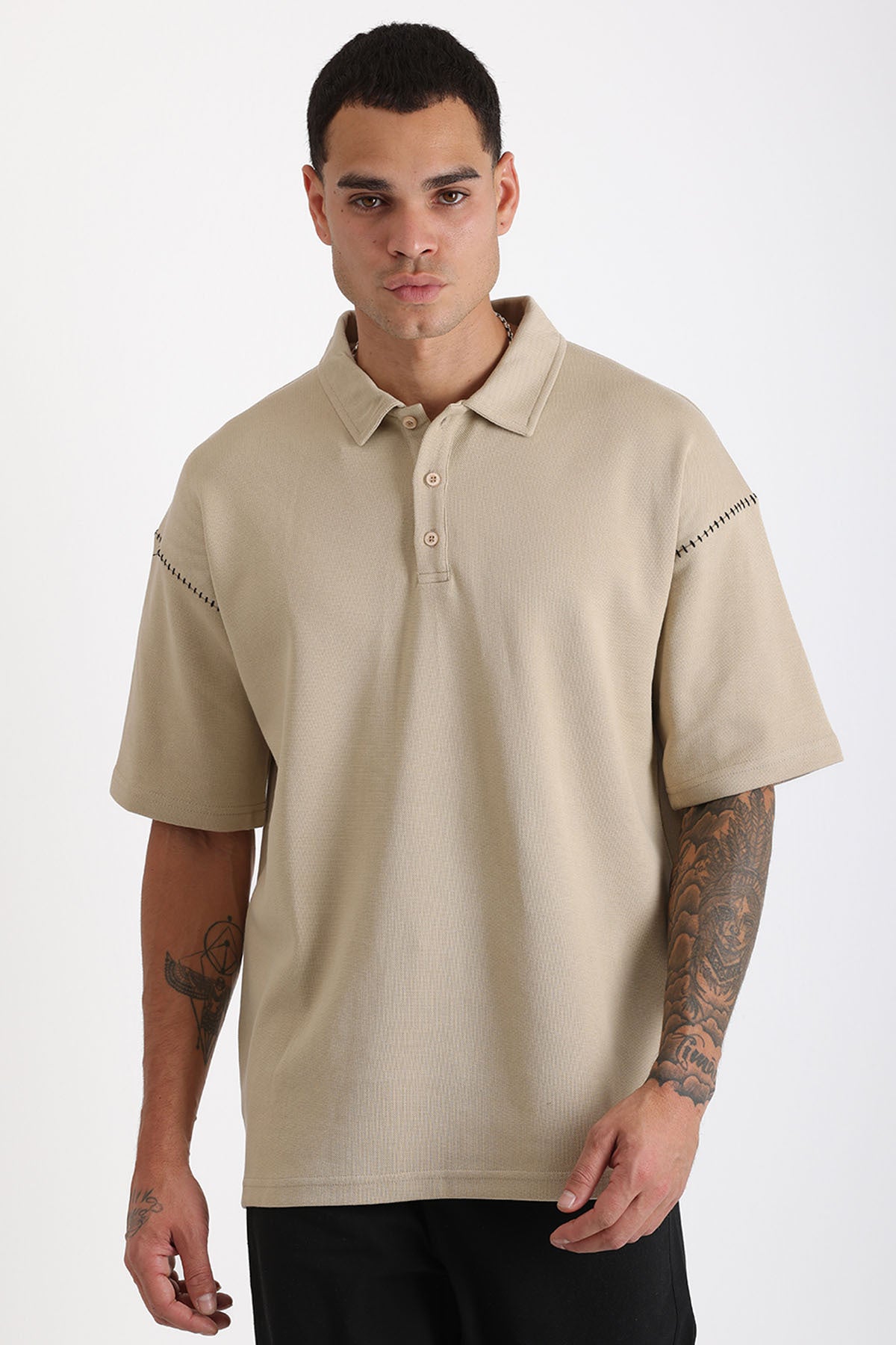 Omuz Çoban Dikiş Detaylı Double Pike Kumaş Loose Fit Erkek Polo Yaka Tişört | Renk: Bej