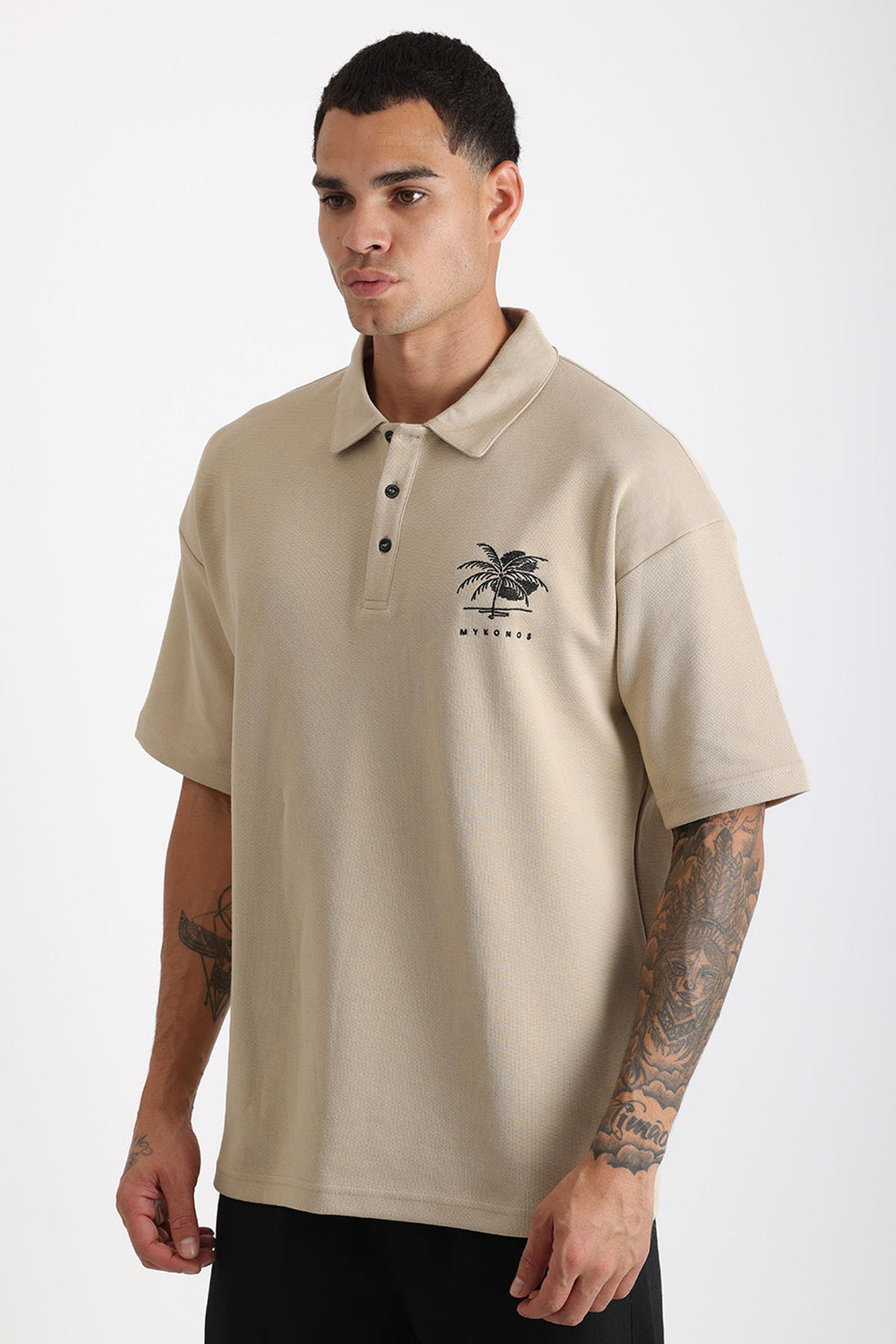 Göğüs MYKONOS Nakış Detaylı Double Pike Kumaş Loose Fit Erkek Polo Yaka Tişört