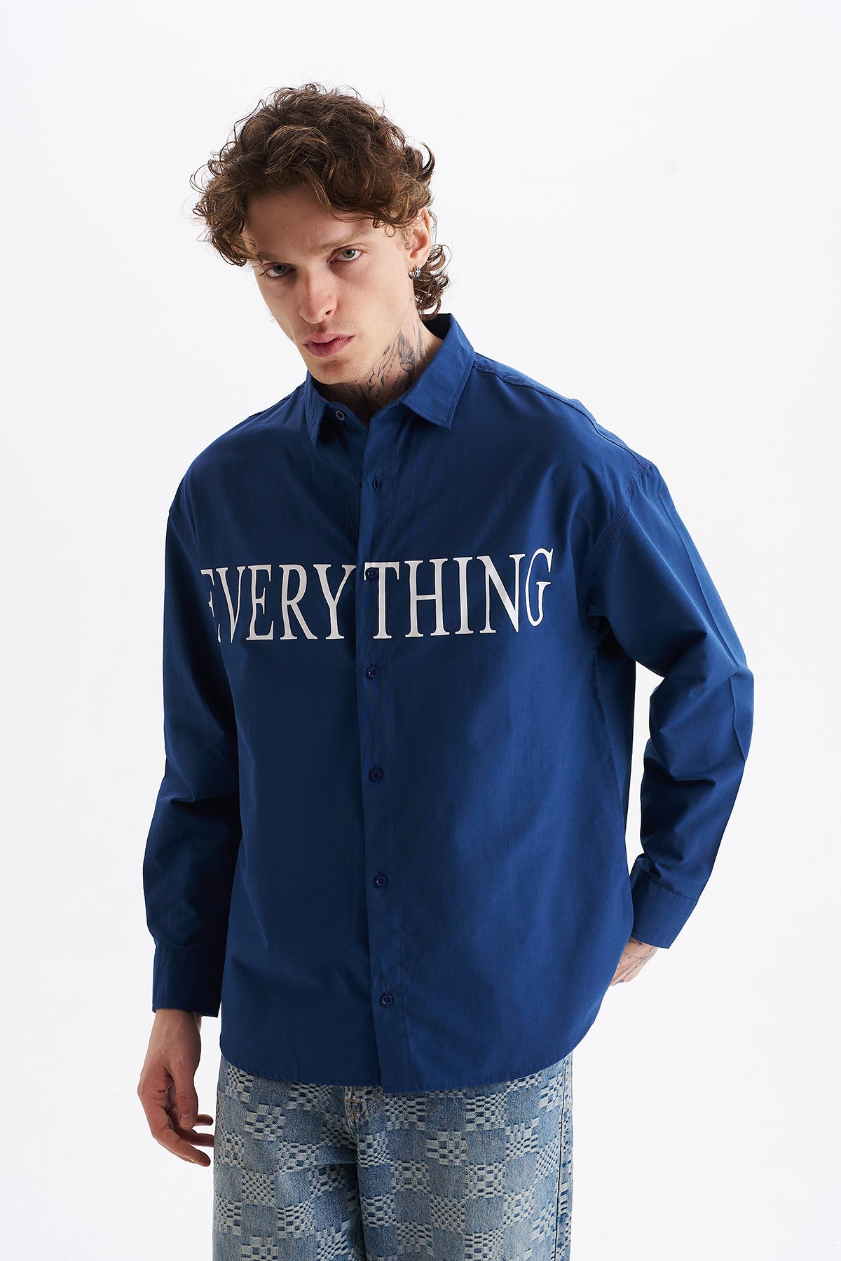 Poplin Kumaş, Rahat Kalıp Düşük Omuz, Erkek EVERYTHING Baskılı Gömlek, Men's Shirt | Renk: Lacivert