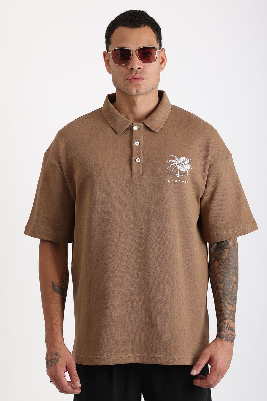 Göğüs MYKONOS Nakış Detaylı Double Pike Kumaş Loose Fit Erkek Polo Yaka Tişört