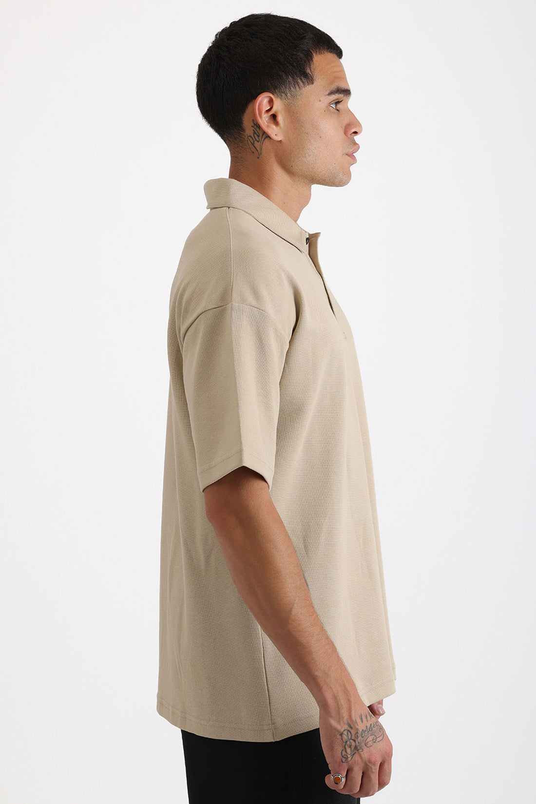 Göğüs MYKONOS Nakış Detaylı Double Pike Kumaş Loose Fit Erkek Polo Yaka Tişört
